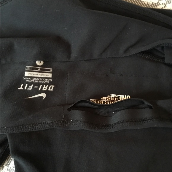 Nike | Dri-Fit Capris - Picture 6 of 7